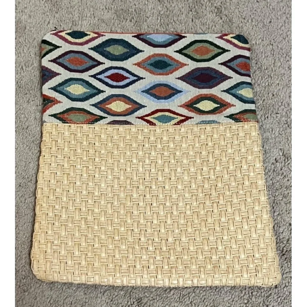 Takis Adamopoulos beautiful clutch